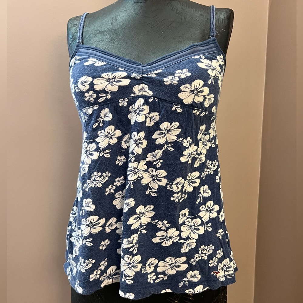 2000’s Vintage Hollister Navy Floral Tank Top Beachy Size Small
